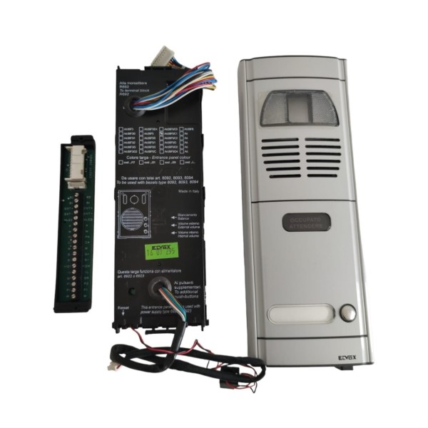 Vimar 89F5/C1 Módulo de panel de audio y vídeo de 2 colores con 1 botón para sistemas de 2 cables